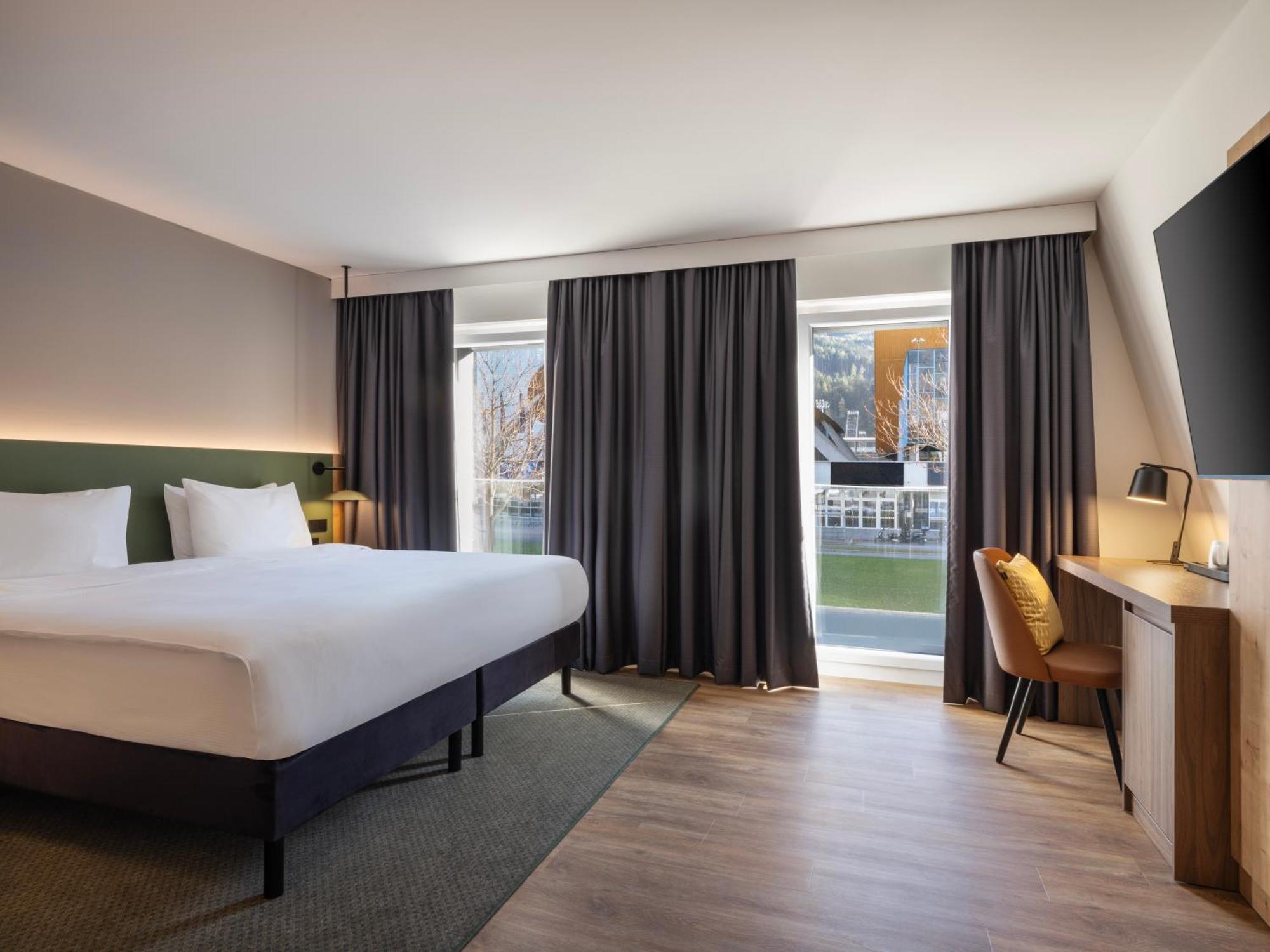 Chambre Lit King-Size - Accessible aux Personnes à Mobilité Réduite