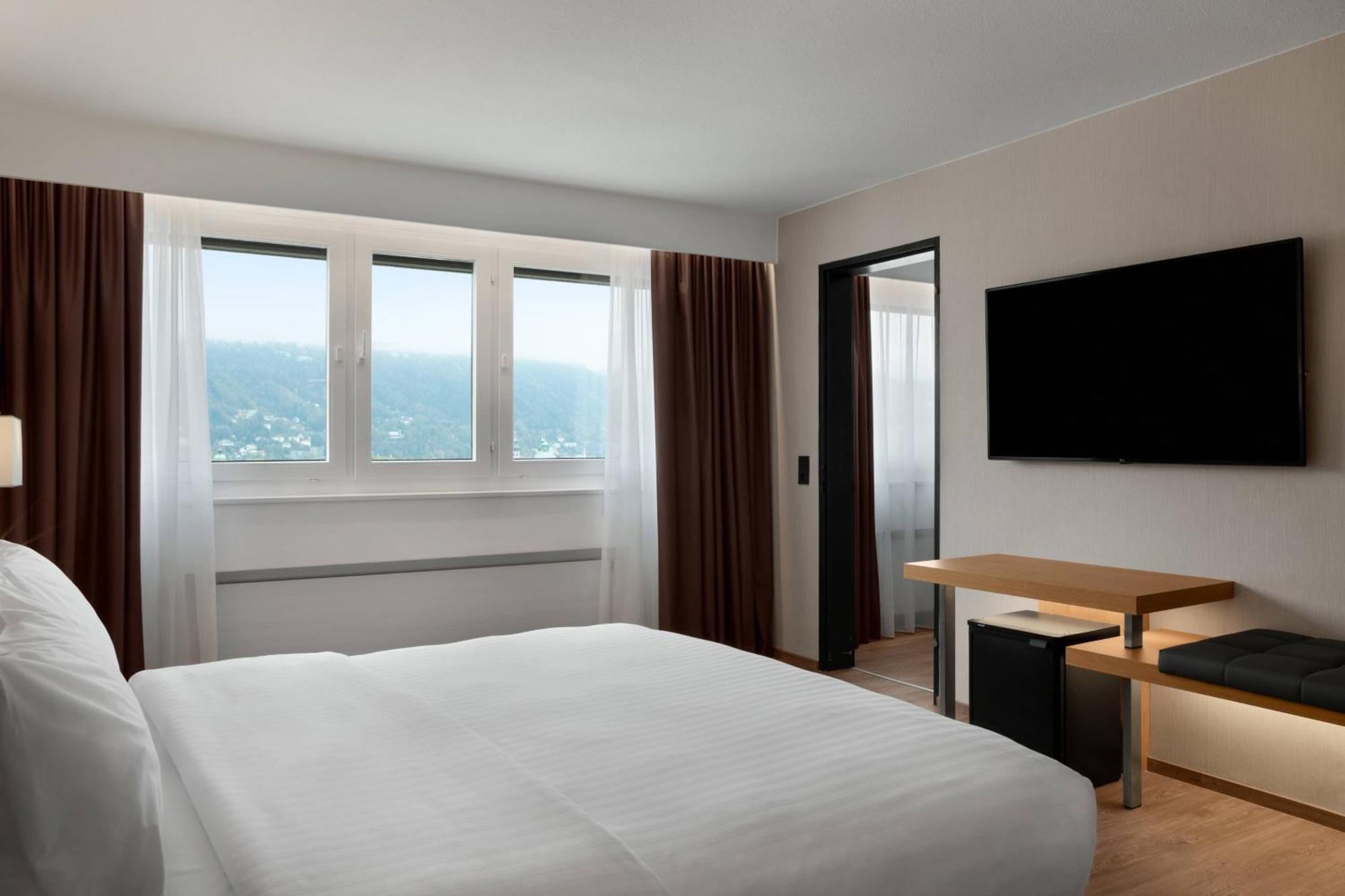 One Bedroom Suite King Bed mountain View High Floor,1631543026:JPEG